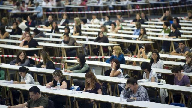 Examen en unas oposiciones, en imagen de archivo.