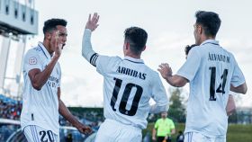 Arribas y Álvaro Rodríguez celebran un gol del Castilla