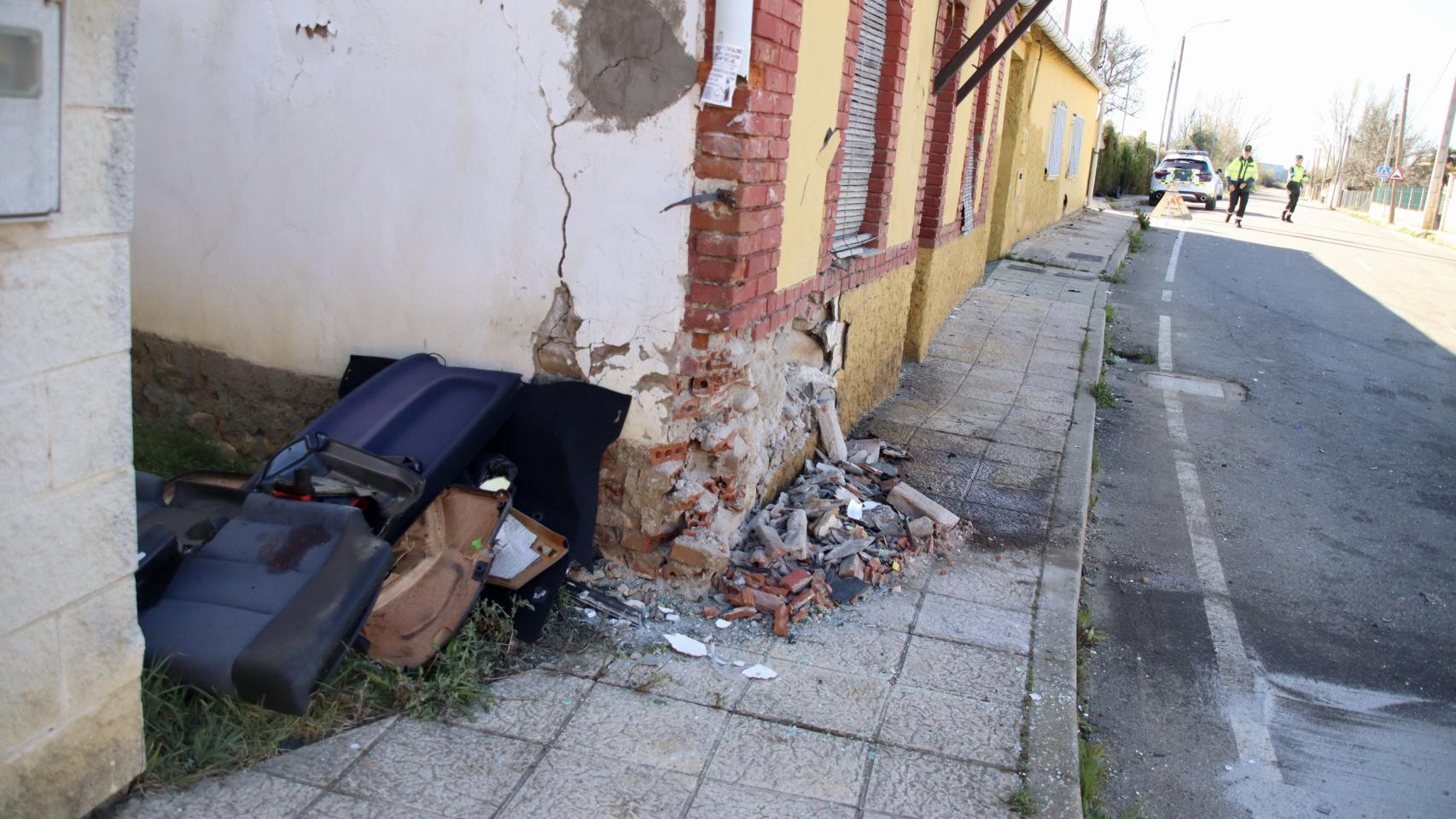 Trágico accidente en León: dos jóvenes mueren tras chocar contra el muro de  una vivienda