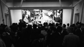 'El Guernica', el 24 de octubre de 1981, día de su presentación en Madrid, en el Casón del Buen Retiro