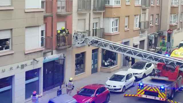 Susto en la calle Puerta Nueva de Zamora con la intervención de los bomberos