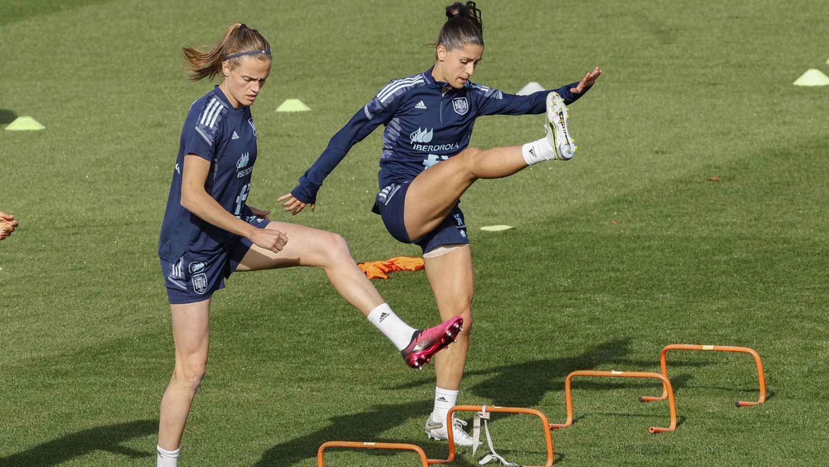 Irene Paredes, durante el entrenamiento de la selección española de fútbol femenino