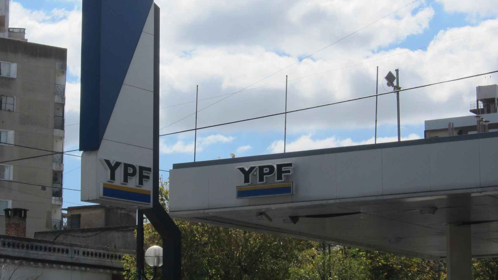 Gasolinera de YPF en Buenos Aires (Argentina).