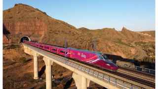 El AVLO, el tren 'low cost' de Renfe, llega a Málaga: de la Costa del Sol a Madrid en 3 horas y 18 minutos