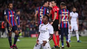 Vinicius celebra el penalti señalado a favor del Real Madrid en El Clásico contra el Barça