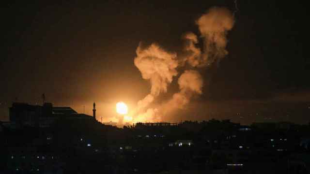 Ataques aéreos de Israel en Gaza este jueves por la noche.