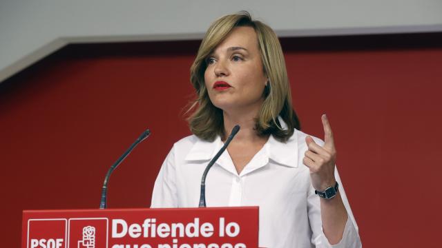 La ministra de Educación y portavoz del PSOE, Pilar Alegría, este lunes en la sede de Ferraz.