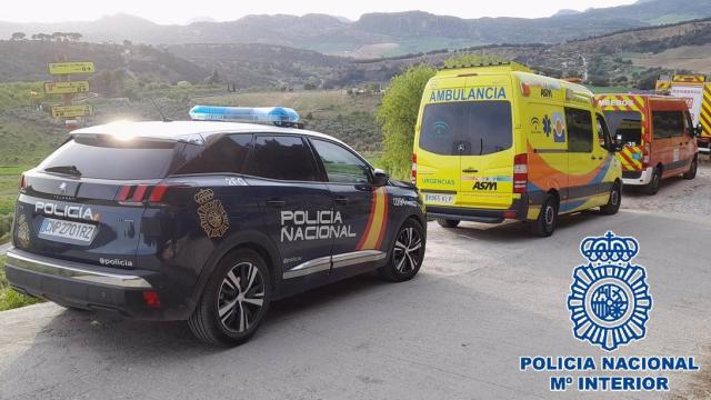 Rescate de un niño de 13 años tras caer por el Tajo de Ronda.