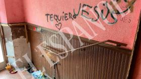 Portal del edificio de la presunta violación