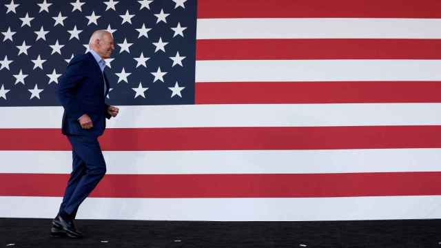El presidente de Estados Unidos, Joe Biden, participa en un acto de campaña del candidato a gobernador de Virginia, Terry McAuliffe.