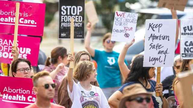 Un grupo de manifestantes en EEUU en una protesta a favor del derecho al aborto.
