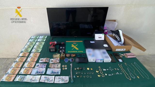 Material incautado por los agentes de las Guardia Civil durante la operación.