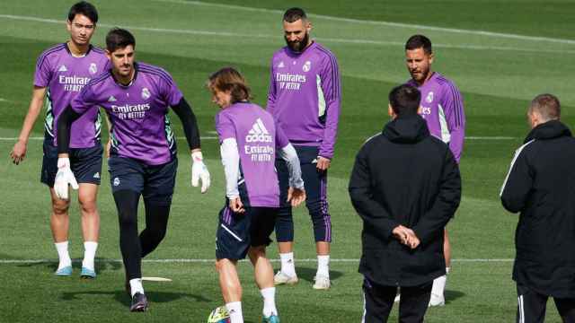 Benzema, Modric o Courtois, durante el entrenamiento previo del Real Madrid al partido contra el Cádiz.