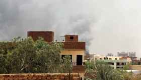 Estalla la lucha de poder entre el ejército y los paramilitares en Jartum, Sudán.