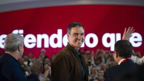 El secretario general del PSOE y presidente del Gobierno, Pedro Sánchez, asiste a la clausura de la Conferencia Municipal del PSOE, en la Ciudad de las Artes y las Ciencias, en Valencia.