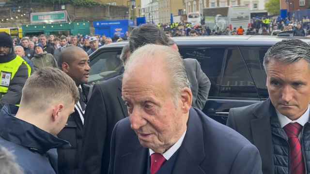 El Rey Juan Carlos, este martes, a su llegada a Stamford Bridge (Londres).