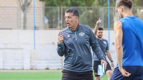 Alejandro Sandroni, en un entrenamiento con el Intercity.