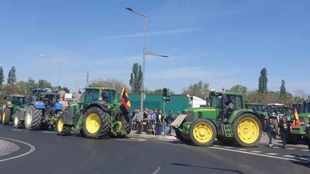 Cerca de 200 tractores toman las calles de Guadalajara: En breve vamos a comer piedras