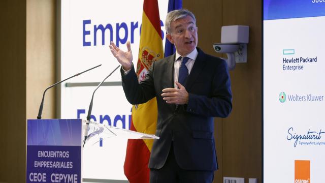 El consejero delegado de Ibercaja, Víctor Iglesias Ruiz, da un discurso durante al encuentro empresarial que protagoniza bajo el título “Sector bancario español: resiliencia entre turbulencias. Impactos en la economía y en las empresas”, este miércoles, en la sede de la CEOE en Madrid.