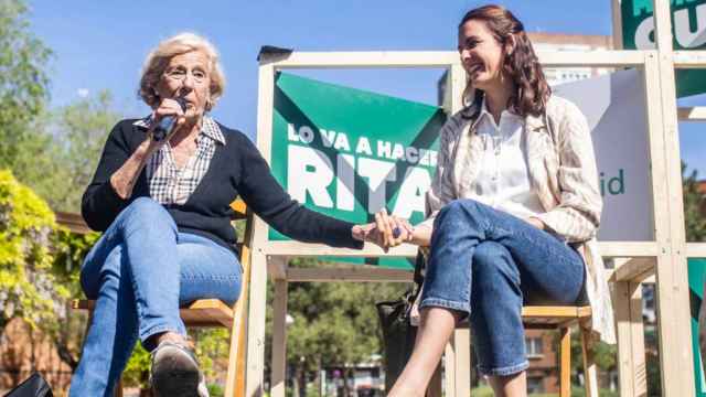 La exalcaldesa Manuela Carmena y la candidata de Más Madrid a la Alcaldía, Rita Maestre.