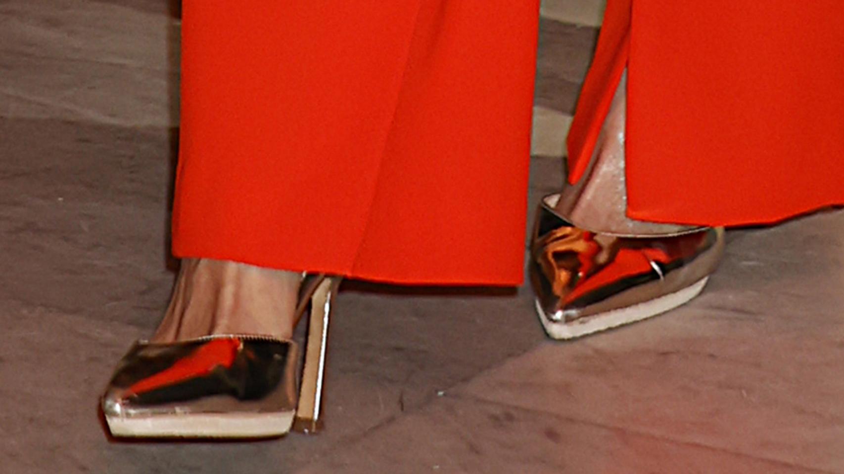 La reina Letizia marca tendencia con sus zapatos: 6 modelos reales  indispensables