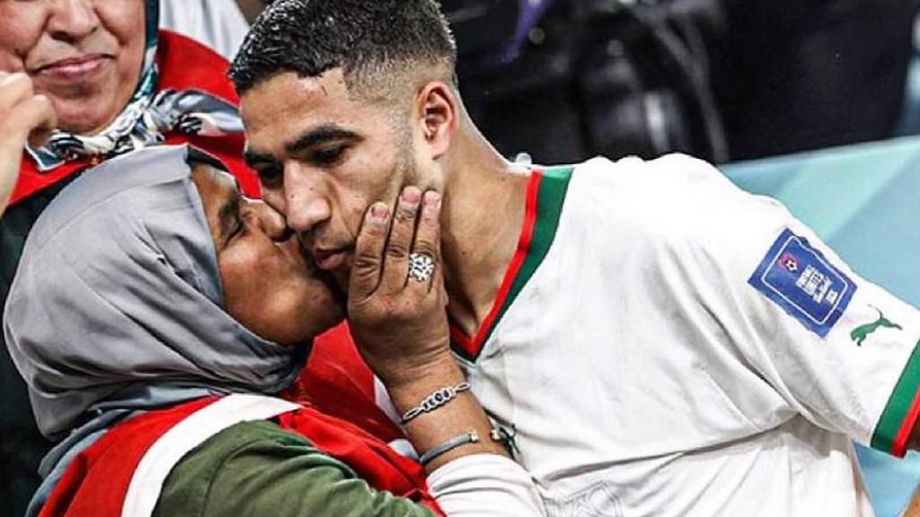 Así Es Saida Mouh, La Madre Abnegada De Achraf Hakimi Que Se Ha ...