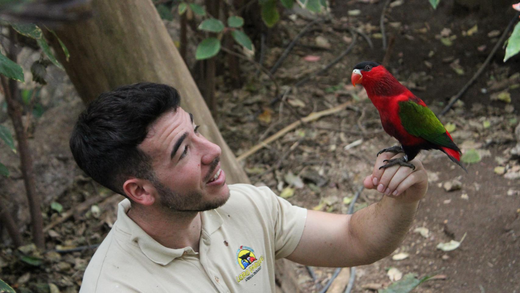 Uno de los criadores del zoo.