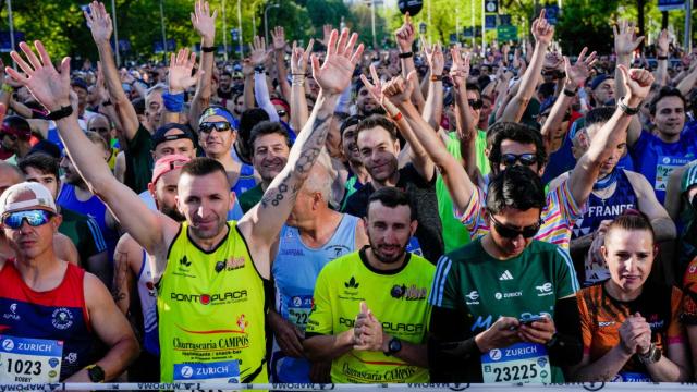 Vista de la salida de la 45 ª edición de la Rock 'n' Roll Running Series Madrid que ha recorrido este domingo los rincones más emblemáticos de la capital.