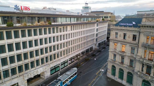 Edificios de los bancos suizos UBS y Credit Suisse en la Paradeplatz.