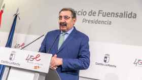 El consejero de Sanidad, Jesús Fernández Sanz, comparece para informar sobre los acuerdos del Consejo de Gobierno relacionados con su departamento.