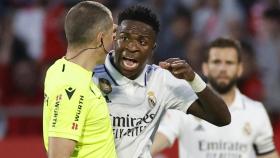 Vinicius discute con Iglesias Villanueva