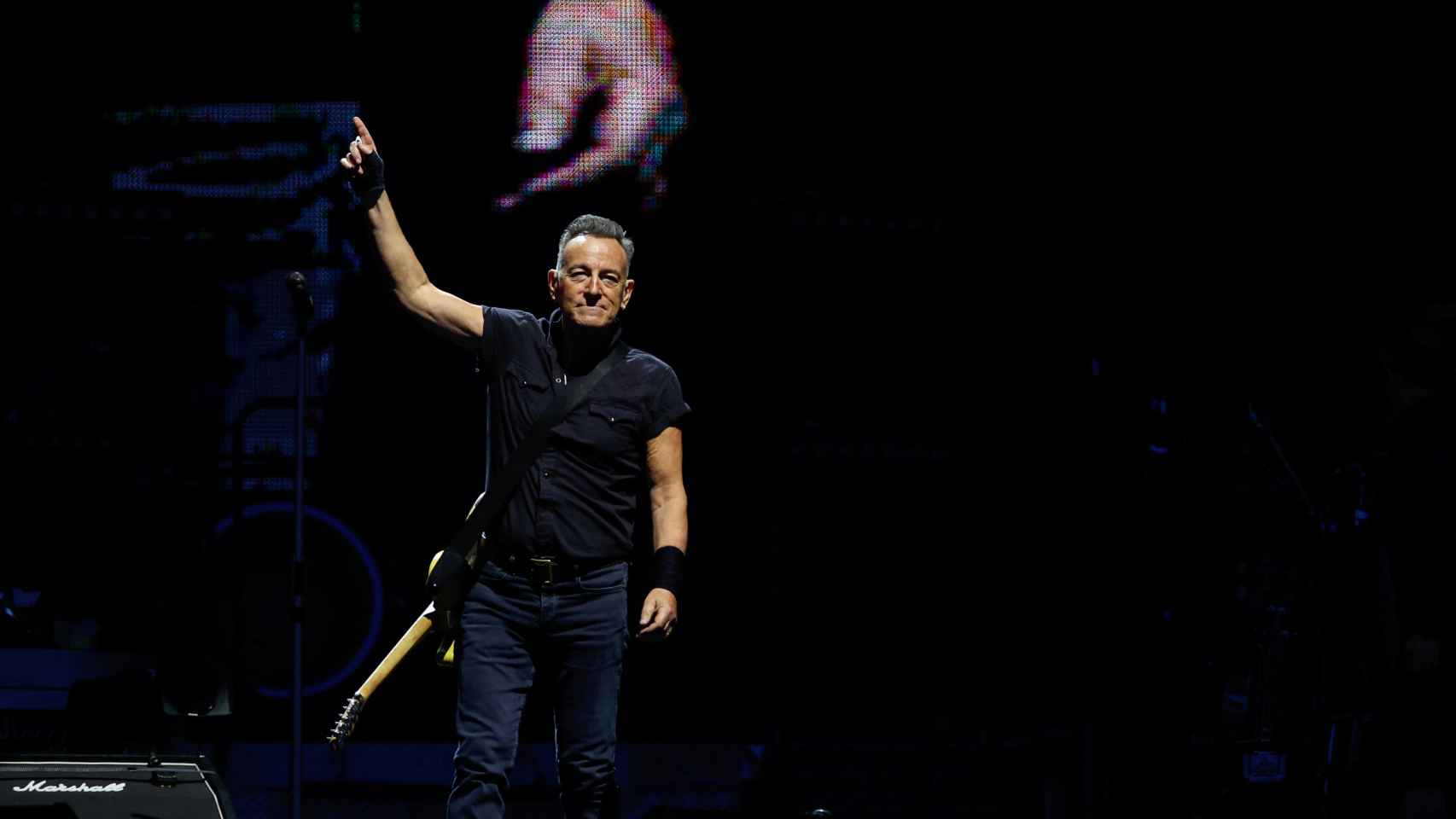 Bruce Springsteen durante el concierto en el Estadi Olímpic de Barcelona.
