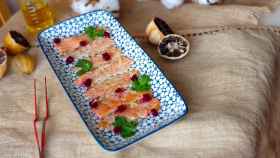 Tiradito de salmón con yuzu y remolacha, aprende a preparar esta receta peruana