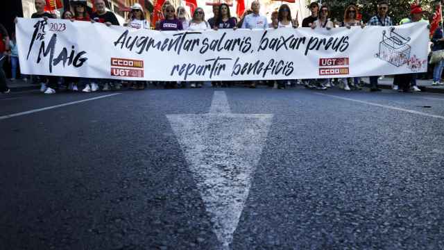 Cabecera de la manifestación convocada por los sindicatos CCOO y UGT-PV para celebrar el Día Internacional de los Trabajadores