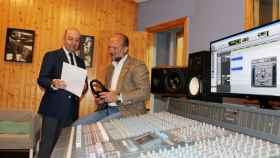 Ignacio Pellicer y Pedro Heredia en el estudio en el que han grabado los episodios del pódcast.