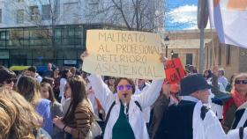 Protesta de los médicos valencianos frente a la Conselleria de Sanidad.