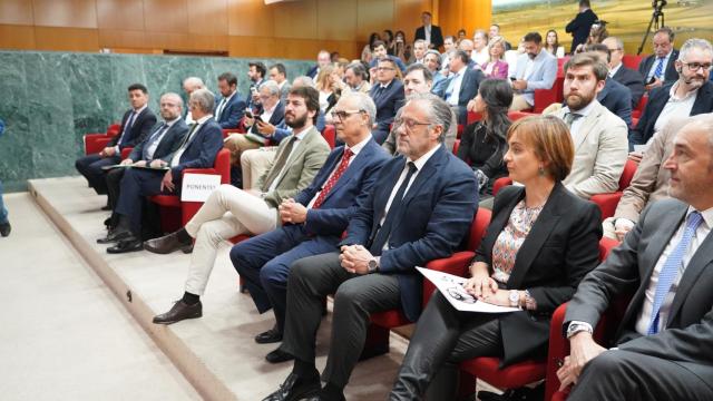 Juan García-Gallardo, Carlos Velasco, Carlos Pollán y Silvia García en una sala abarrotada para el foro de EL ESPAÑOL - Noticias de Castilla y León