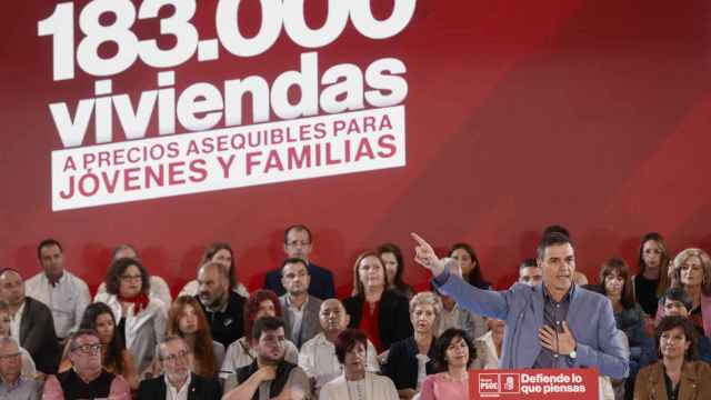 Pedro Sánchez en el acto de presentación de la candidata socialista a la alcaldía de Pamplona.