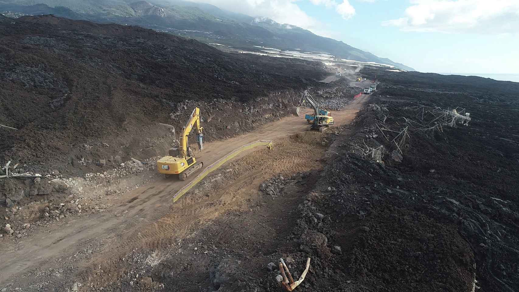 Trabajos en la zona más afectada por el volcán de La Palma.