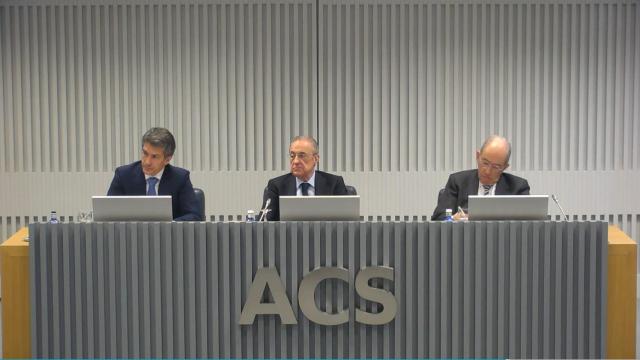 Juan Santamaría, CEO; Florentino Pérez, presidente ejecutivo, y Ángel García Altozano, director general corporativo.