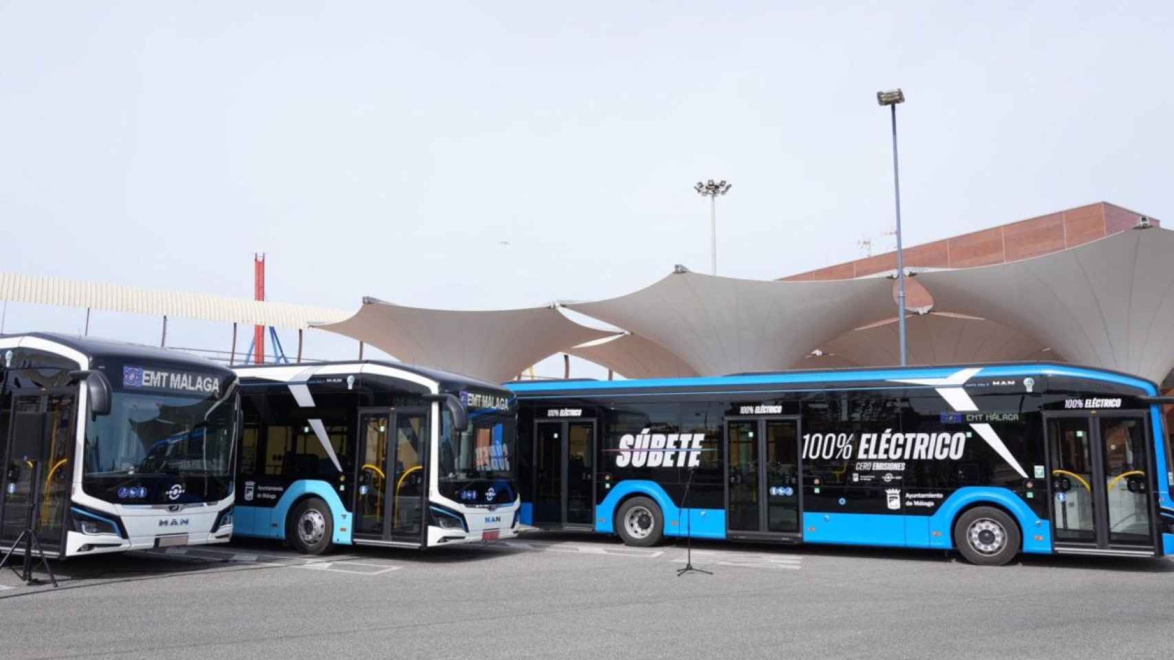 Autobuses eléctricos de la EMT de Málaga.