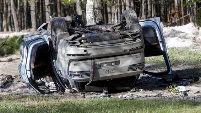 Audi Q7 blanco, en el que viajaba Prilepin, momentos después de la explosión.