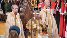 Carlos III, coronado rey de Inglaterra en la Abadía de Westminster.