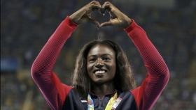 Torie Bowie, durante una ceremonia de entrega de medallas.