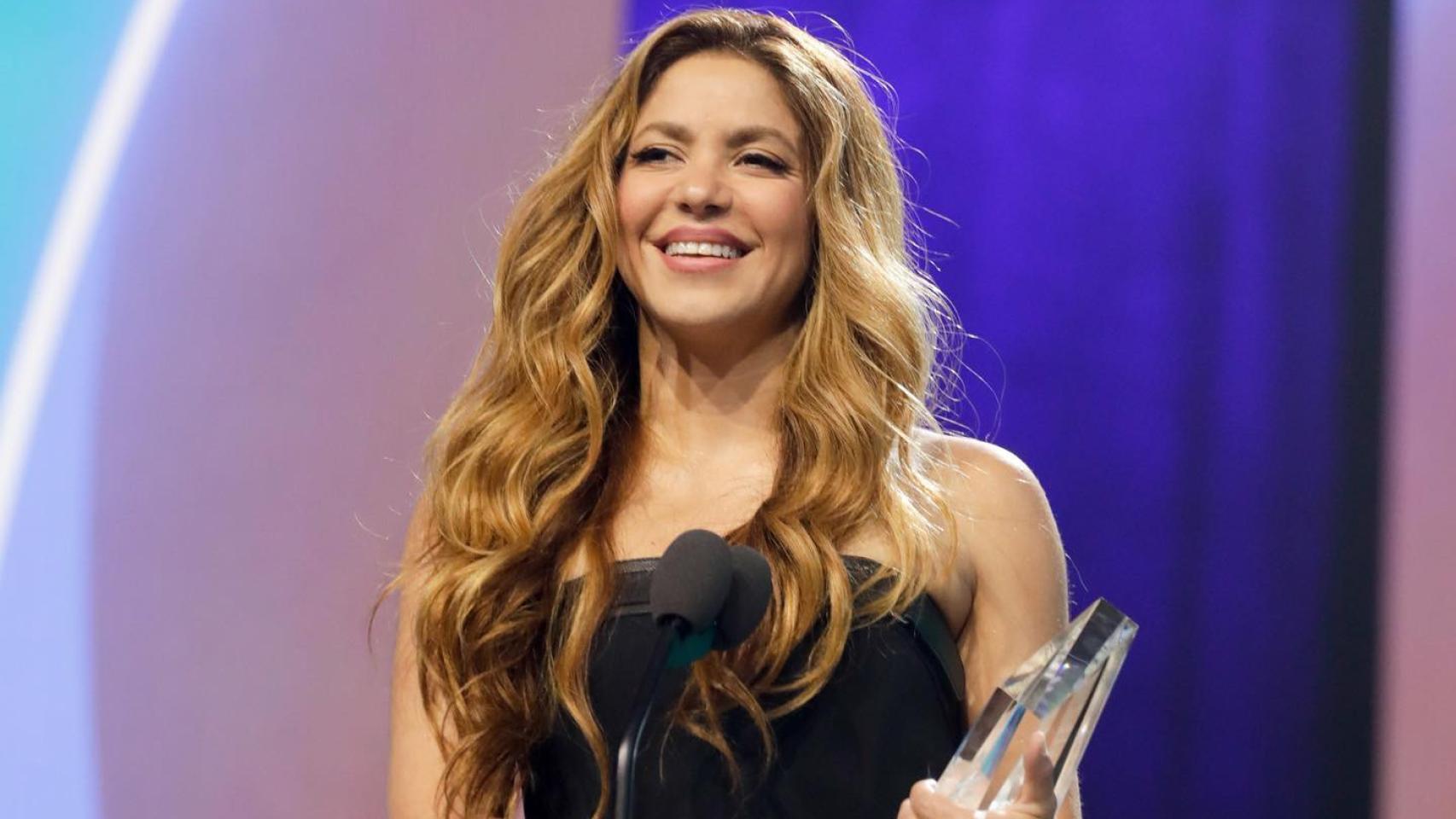 El dardo de Shakira a Piqué tras recibir el premio 'Mujer del año' "Ya