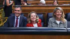 Pedro Sánchez, Nadia Calviño y Yolanda Díaz, este miércoles, en el Congreso.