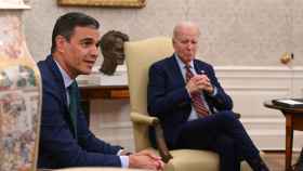 Joe Biden y Pedro Sánchez, al inicio de su reunión en el despacho oval.