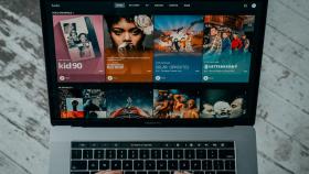 Interfaz de la plataforma de 'streaming' Hulu, propiedad de Disney, en la pantalla de un ordenador portátil.