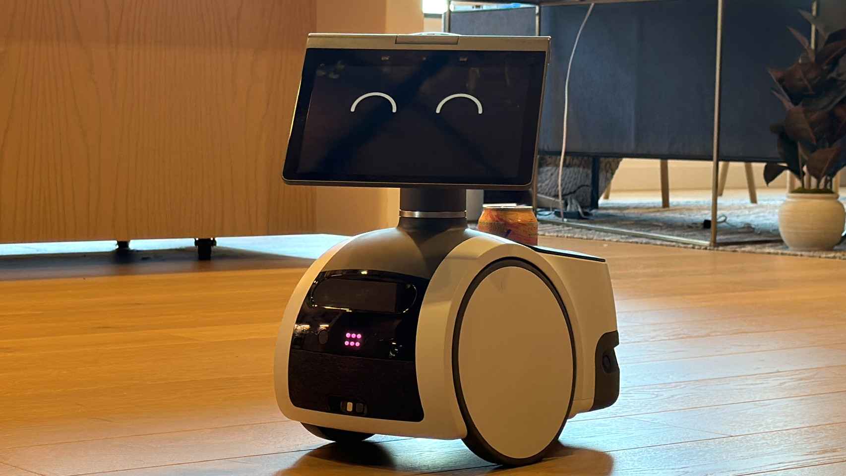 Astro, el robot doméstico de Amazon.
