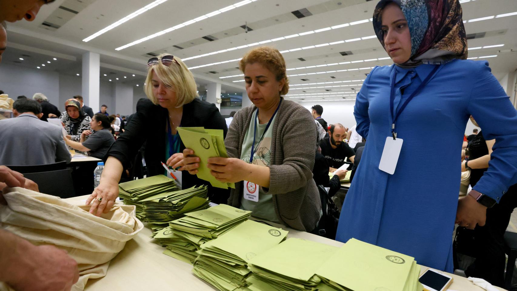 Termina la votación en las elecciones en Turquía récord de asistencia